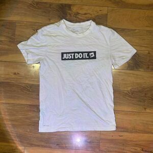 Nike Men's White T-shirt